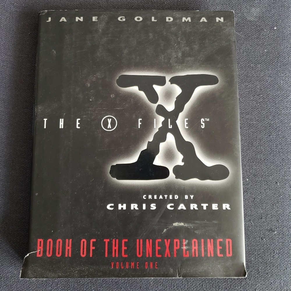 👽 X-Files Book of the Unexplained Vol 1 👽
